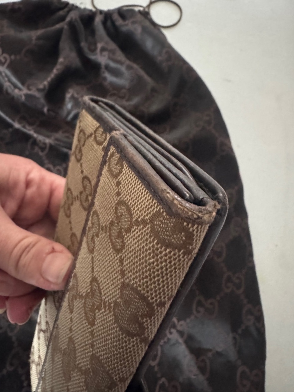 Authenticated GUCCI Brown and Beige Monogram Canvas Card Holder Hardware - Picture 6 of 16